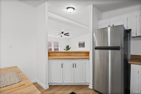 Tiny photo for 5060 Ridgeway Rd Rd, Vernon Hill, VA 24597 (MLS # 363044)