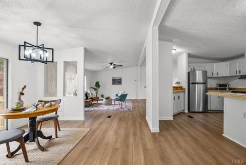 Tiny photo for 5060 Ridgeway Rd Rd, Vernon Hill, VA 24597 (MLS # 363044)