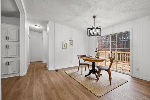 Tiny photo for 5060 Ridgeway Rd Rd, Vernon Hill, VA 24597 (MLS # 363044)