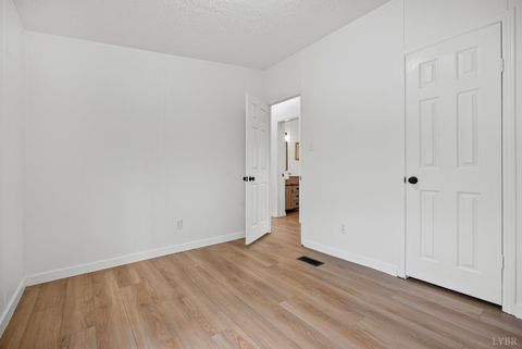 Tiny photo for 5060 Ridgeway Rd Rd, Vernon Hill, VA 24597 (MLS # 363044)