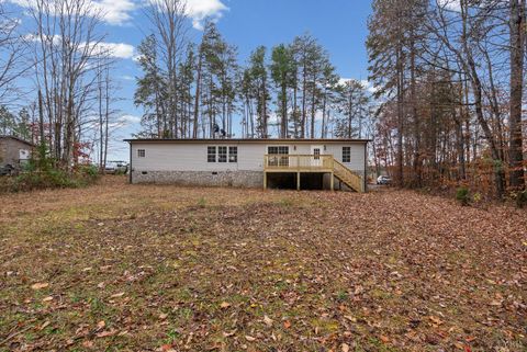 Tiny photo for 5060 Ridgeway Rd Rd, Vernon Hill, VA 24597 (MLS # 363044)