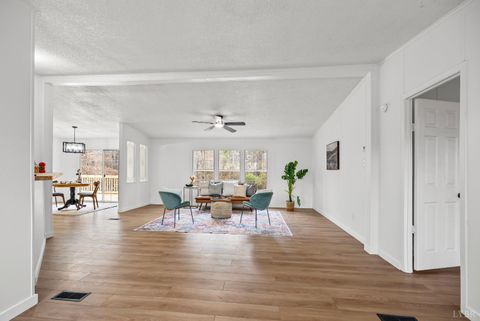 Tiny photo for 5060 Ridgeway Rd Rd, Vernon Hill, VA 24597 (MLS # 363044)