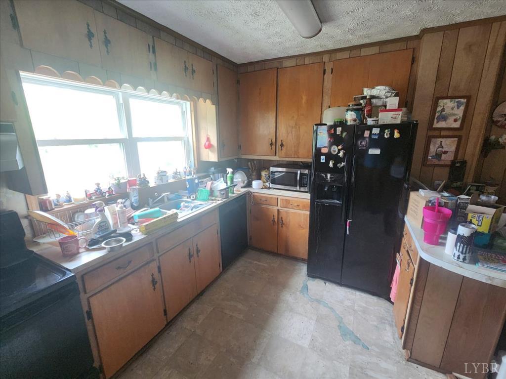 1028 Whitt Loop Loop, Alton, Virginia image 7