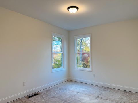 Tiny photo for 110 Aaron Place #607, Lynchburg, VA 24502 (MLS # 363872)