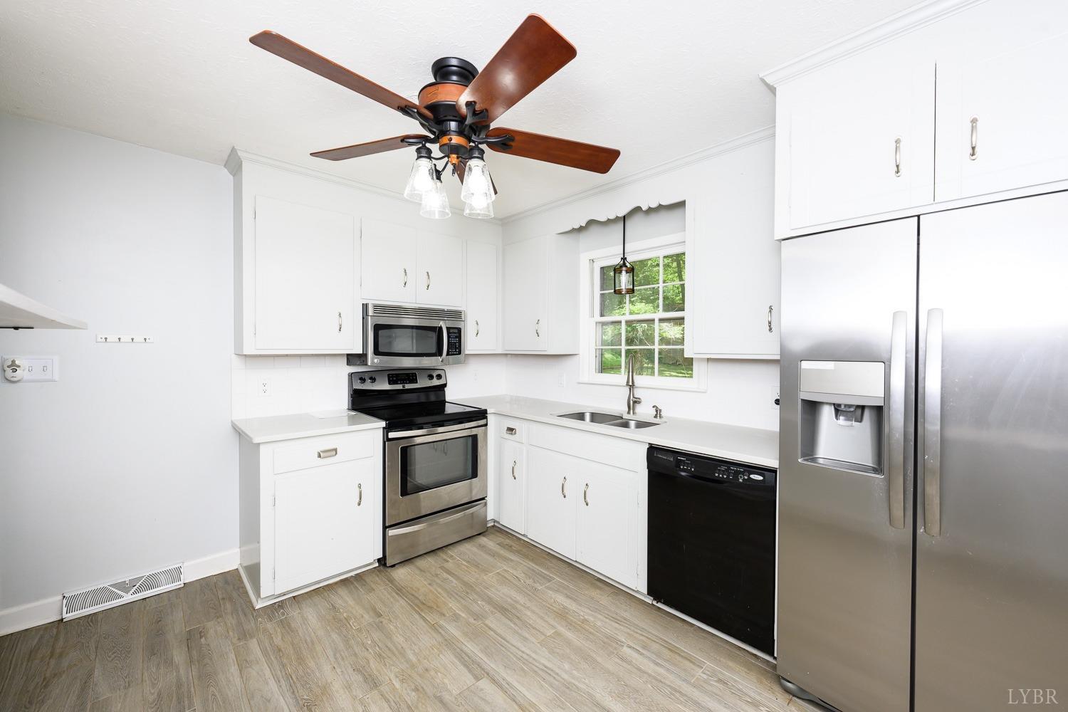 180 Lamont Circle, Madison Heights, Virginia image 10