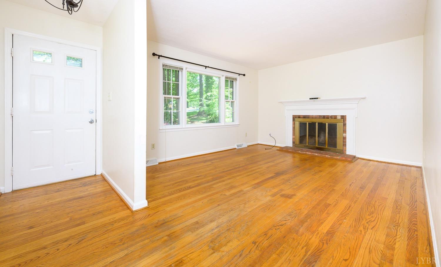 180 Lamont Circle, Madison Heights, Virginia image 4