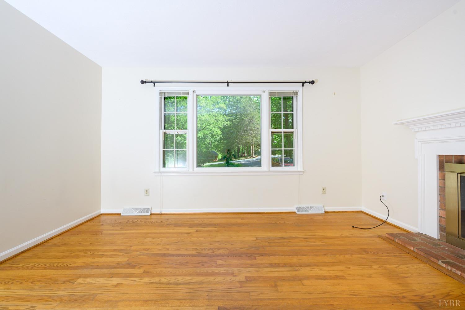 180 Lamont Circle, Madison Heights, Virginia image 5