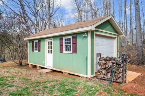 Tiny photo for 378 E Tusculum Lane, Amherst, VA 24521 (MLS # 365005)