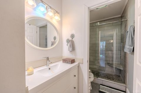 Tiny photo for 25 Clubhouse Towers Circle #707, Moneta, VA 24121 (MLS # 365498)