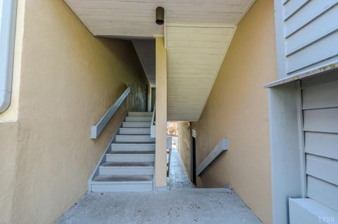 Tiny photo for 25 Clubhouse Towers Circle #707, Moneta, VA 24121 (MLS # 365498)