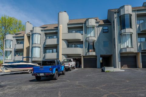 Tiny photo for 25 Clubhouse Towers Circle #707, Moneta, VA 24121 (MLS # 365498)