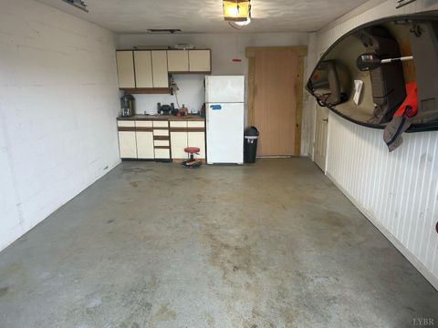 Tiny photo for 25 Clubhouse Towers Circle #707, Moneta, VA 24121 (MLS # 365498)