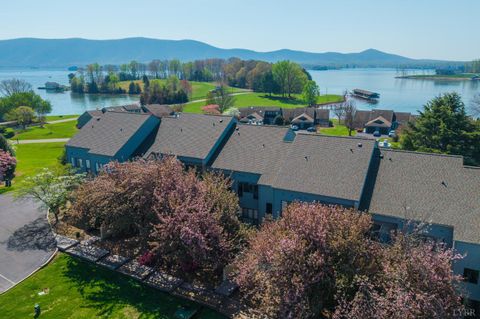 Tiny photo for 25 Clubhouse Towers Circle #707, Moneta, VA 24121 (MLS # 365498)