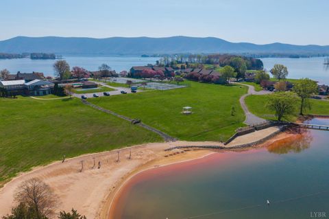 Tiny photo for 25 Clubhouse Towers Circle #707, Moneta, VA 24121 (MLS # 365498)