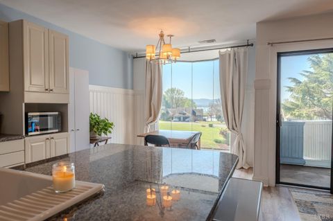 Tiny photo for 25 Clubhouse Towers Circle #707, Moneta, VA 24121 (MLS # 365498)