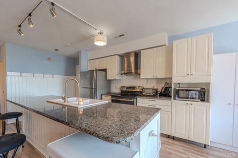 Tiny photo for 25 Clubhouse Towers Circle #707, Moneta, VA 24121 (MLS # 365498)