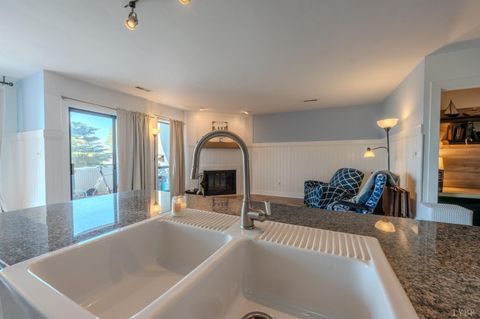 Tiny photo for 25 Clubhouse Towers Circle #707, Moneta, VA 24121 (MLS # 365498)