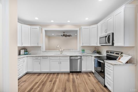 Tiny photo for 147 Villa Oak Circle, Bedford, VA 24523 (MLS # 362885)