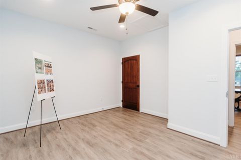 Tiny photo for 147 Villa Oak Circle, Bedford, VA 24523 (MLS # 362885)