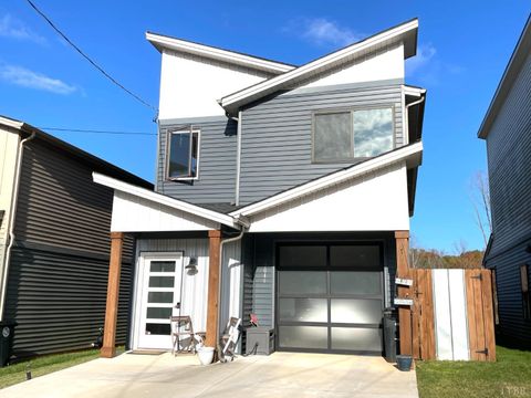 Tiny photo for 3046 Fulton Street, Lynchburg, VA 24501 (MLS # 364978)