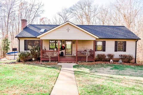 Photo of 621 Cedar Gate Road, Monroe, VA 24574 (MLS # 362473) Photo of 621 Cedar Gate Road, Monroe, VA 24574 (MLS # 362473)