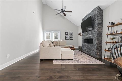 Tiny photo for 153 Emberly Court, Lynchburg, VA 24502 (MLS # 365190)