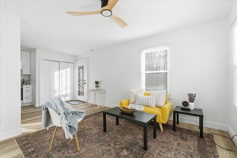Tiny photo for 442 W King St St, Bedford, VA 24523 (MLS # 364720)