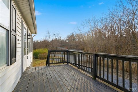 Tiny photo for 442 W King St St, Bedford, VA 24523 (MLS # 364720)