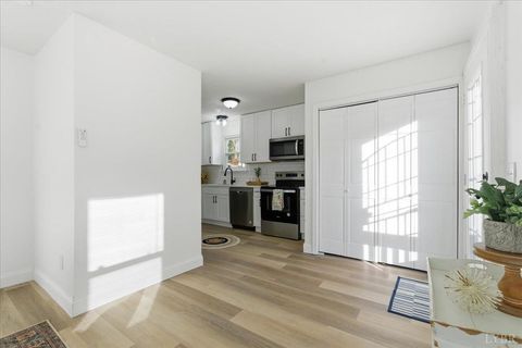 Tiny photo for 442 W King St St, Bedford, VA 24523 (MLS # 364720)