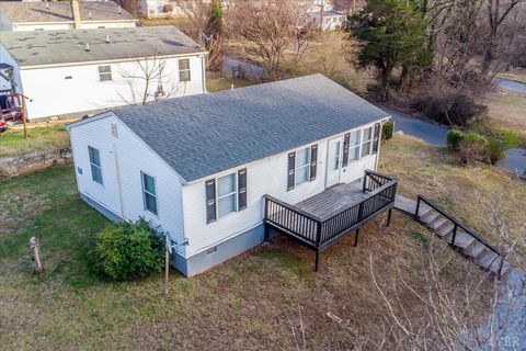 Tiny photo for 442 W King St St, Bedford, VA 24523 (MLS # 364720)