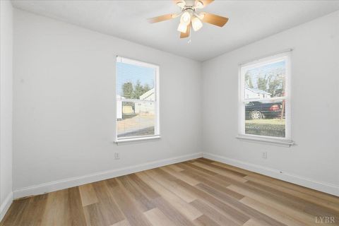 Tiny photo for 442 W King St St, Bedford, VA 24523 (MLS # 364720)