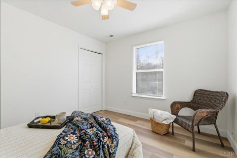 Tiny photo for 442 W King St St, Bedford, VA 24523 (MLS # 364720)