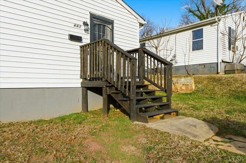 Tiny photo for 442 W King St St, Bedford, VA 24523 (MLS # 364720)