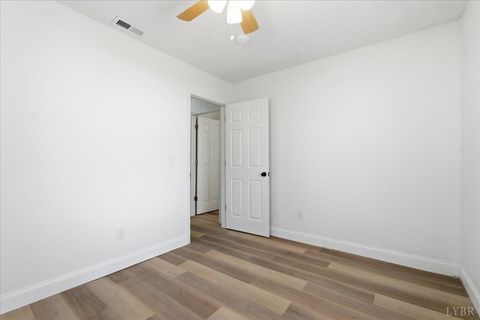 Tiny photo for 442 W King St St, Bedford, VA 24523 (MLS # 364720)