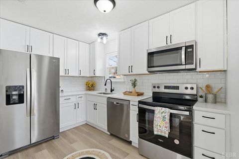 Tiny photo for 442 W King St St, Bedford, VA 24523 (MLS # 364720)