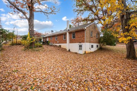 Tiny photo for 423 Woodland Cir Cir, Lynchburg, VA 24502 (MLS # 363068)