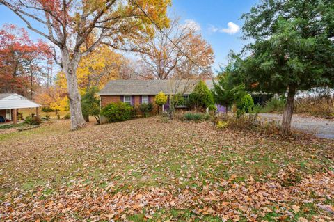 Tiny photo for 423 Woodland Cir Cir, Lynchburg, VA 24502 (MLS # 363068)