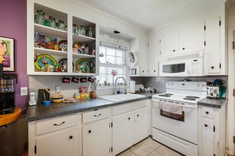 Tiny photo for 423 Woodland Cir Cir, Lynchburg, VA 24502 (MLS # 363068)