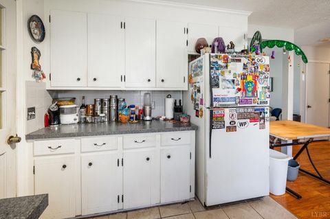 Tiny photo for 423 Woodland Cir Cir, Lynchburg, VA 24502 (MLS # 363068)