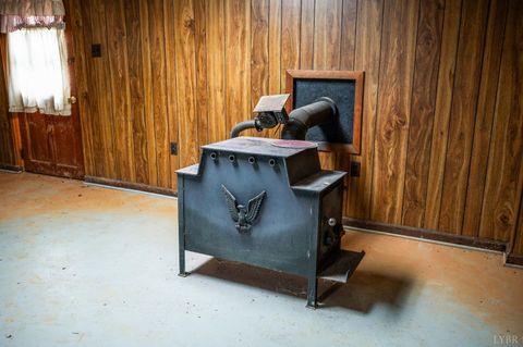 Tiny photo for 423 Woodland Cir Cir, Lynchburg, VA 24502 (MLS # 363068)