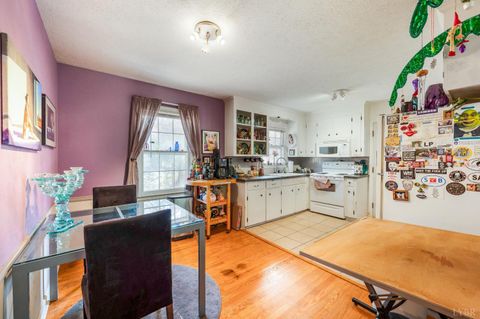 Tiny photo for 423 Woodland Cir Cir, Lynchburg, VA 24502 (MLS # 363068)