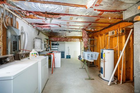 Tiny photo for 423 Woodland Cir Cir, Lynchburg, VA 24502 (MLS # 363068)