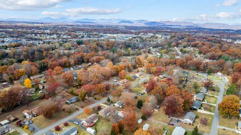 Tiny photo for 423 Woodland Cir Cir, Lynchburg, VA 24502 (MLS # 363068)