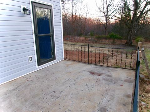 Tiny photo for 552 Amelon Road Rd, Madison Heights, VA 24572 (MLS # 363687)