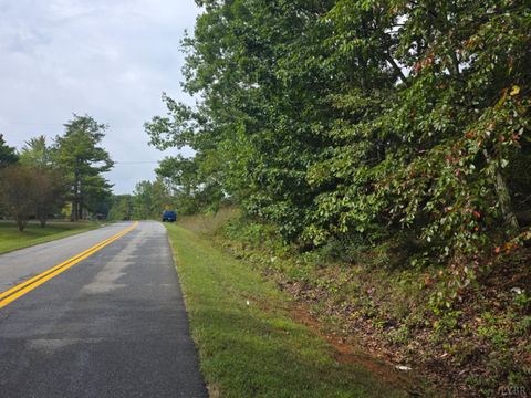 Photo of 421 Morning Star Road, Appomattox, VA 24522 (MLS # 362502)