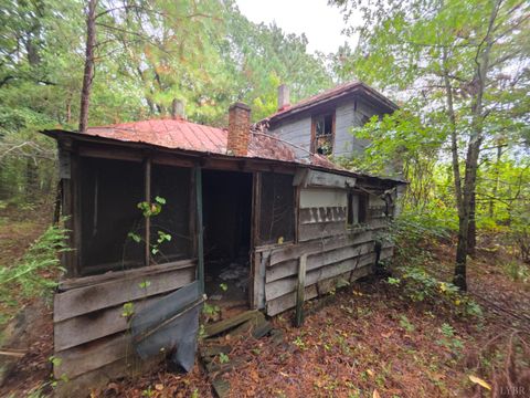 Tiny photo for 421 Morning Star Road, Appomattox, VA 24522 (MLS # 362502)
