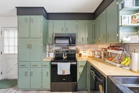 Tiny photo for 5225 Blue Ridge Dr Dr, Gretna, VA 24557 (MLS # 364377)