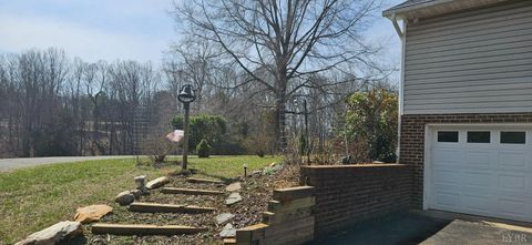 Tiny photo for 103 Glenn Haven Terrace, Goode, VA 24556 (MLS # 364809)