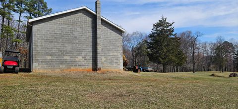 Tiny photo for 103 Glenn Haven Terrace, Goode, VA 24556 (MLS # 364809)