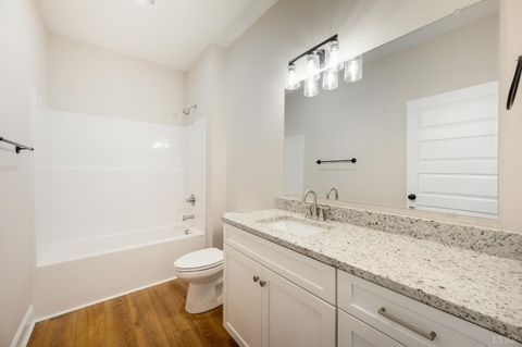 Tiny photo for 10556 Leesville Road, Lynch Station, VA 24571 (MLS # 363174)